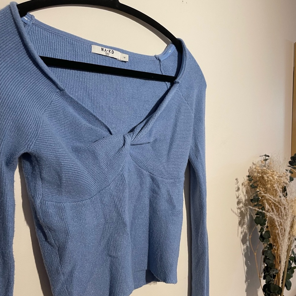 Blue playful/romantic crop top ๐๐ฆ - Picture 9 of 9